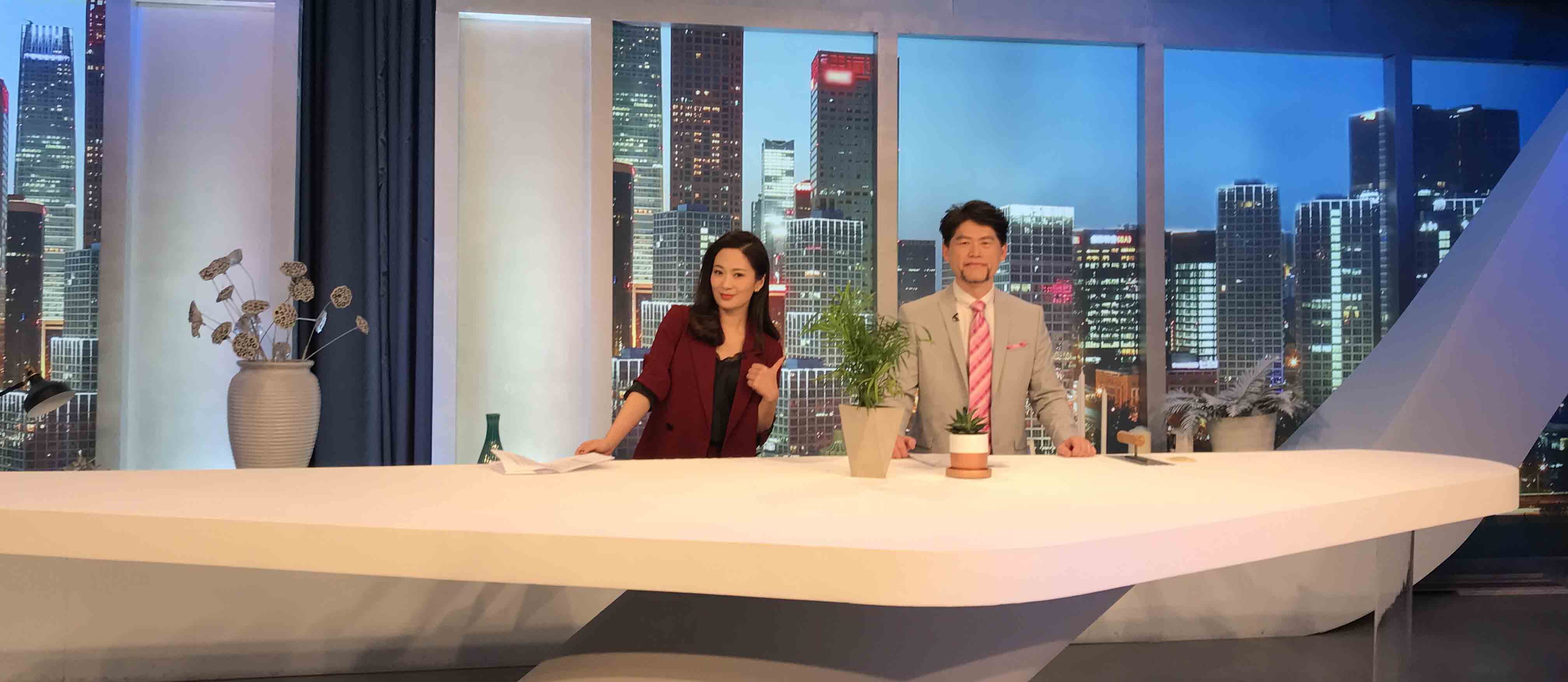 何大为作客央视演播室